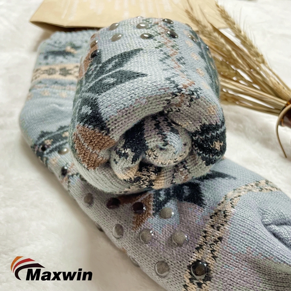 Ladies Home Socks with Nordic Design S nowflake and Sherpa Lining Cabin Socks-6